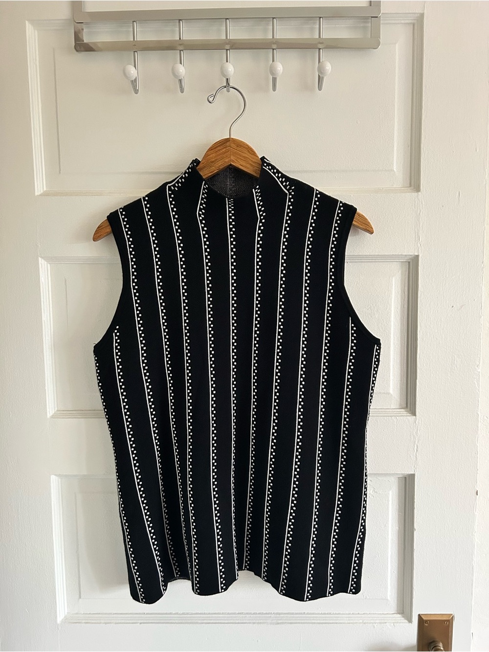 👚 [Cable & Gauge] Knit Sleeveless Mock Turtleneck, Black / White, Size XL, EUC